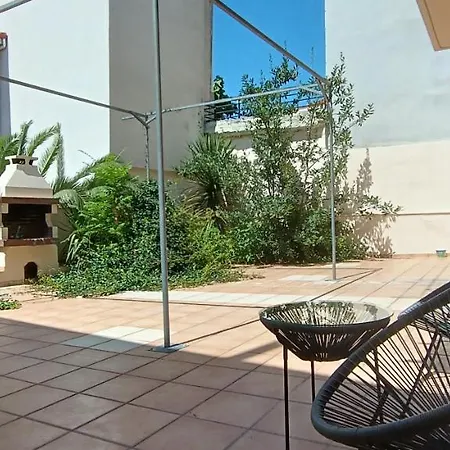 Michael's House Near Center דירה *